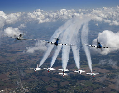 P-51 Mustangs & Thunderbirds Formation (K7X7883)